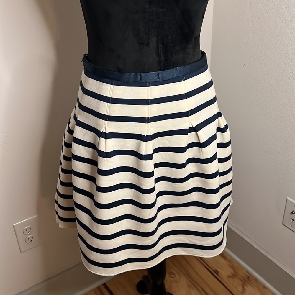 Gap horizontal blue ivory stripes skater skirt Sz M